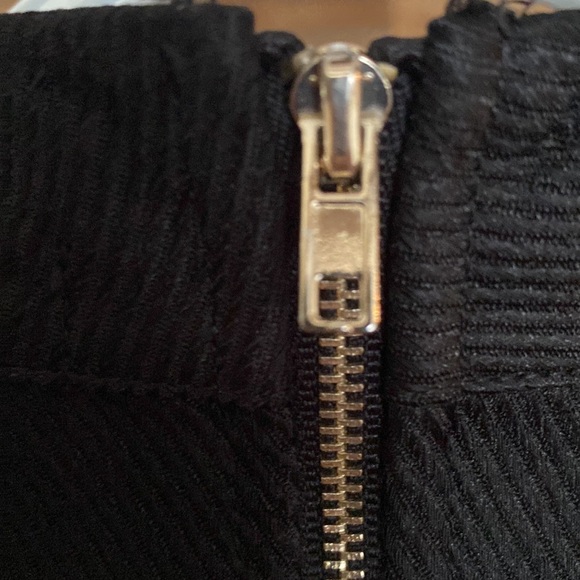 Black crop top with cut out / collar - Picture 4 of 4